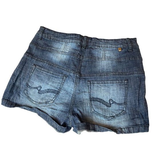 Almost Famous Womens Denim Shorts Buttonfly Streetwear Summer Fashion Blue SZ 13 - Picture 2 of 8
